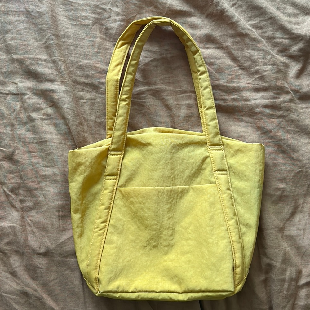 Baggu cloud bag in mustard yellow. Near new condition.